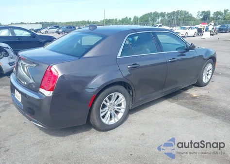 2019 Chrysler 300 Touring L z USA, uszkodzony, nr VIN 2C3CCAAG4KH566364